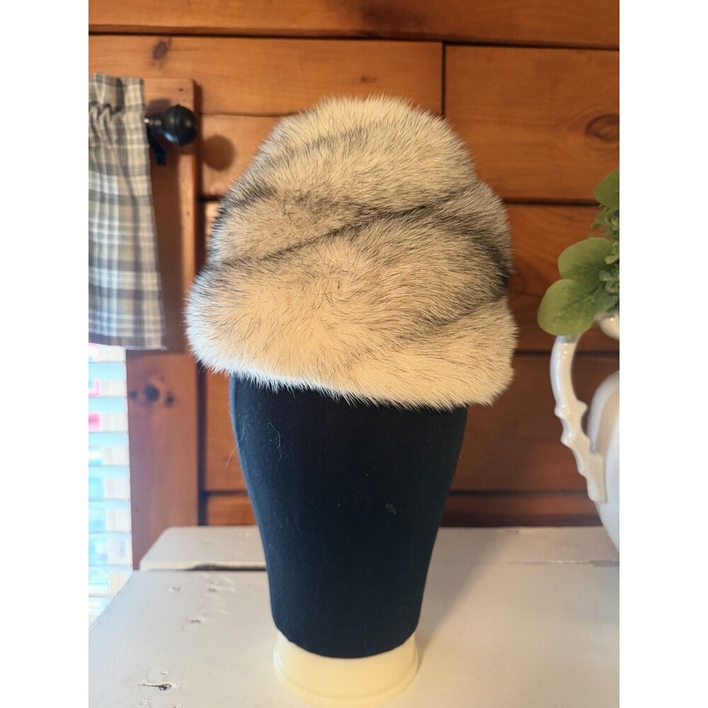 Vintage Kaufman Black & White Fur Hat 1960s Winter Women’s Mink?